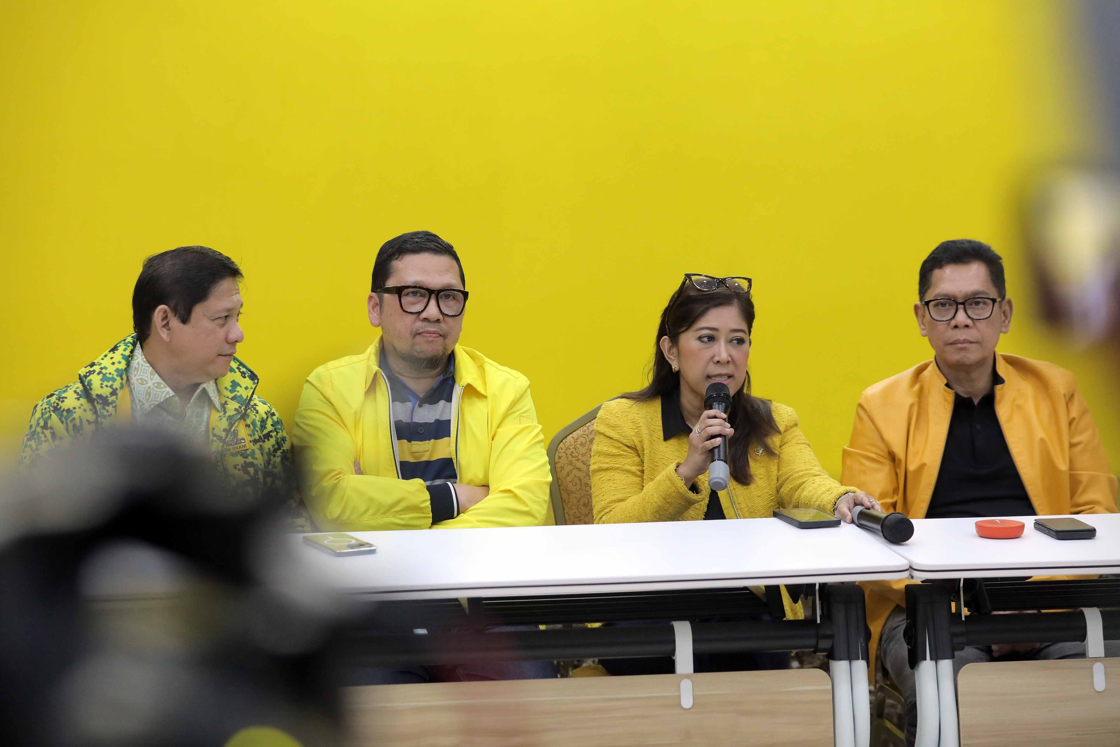 Meutya Hafid Tegaskan Airlangga Mundur dari Ketua Umum Partai Golkar Tanpa Paksaan