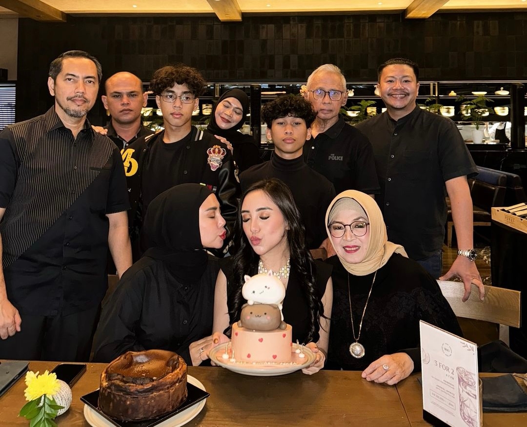 Heboh! Begini Reaksi Sunan Kalijaga Saat Salmafina Sunan Perkenalkan Pacar Barunya di Perayaan Ulang Tahun ke-25