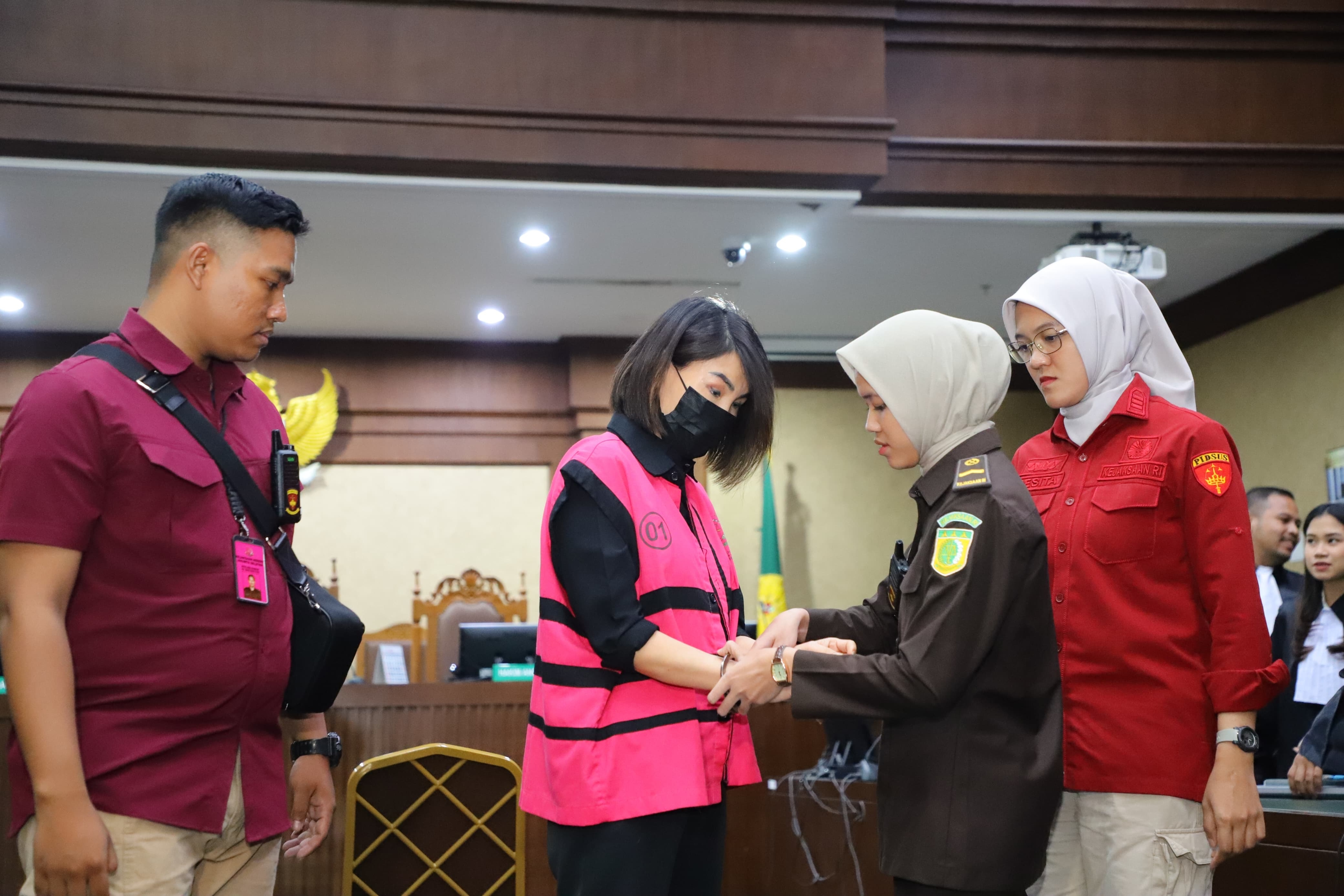 Korupsi Timah, Helena Lim Didakwa TPPU dan Rugikan Negara Rp300 Triliun