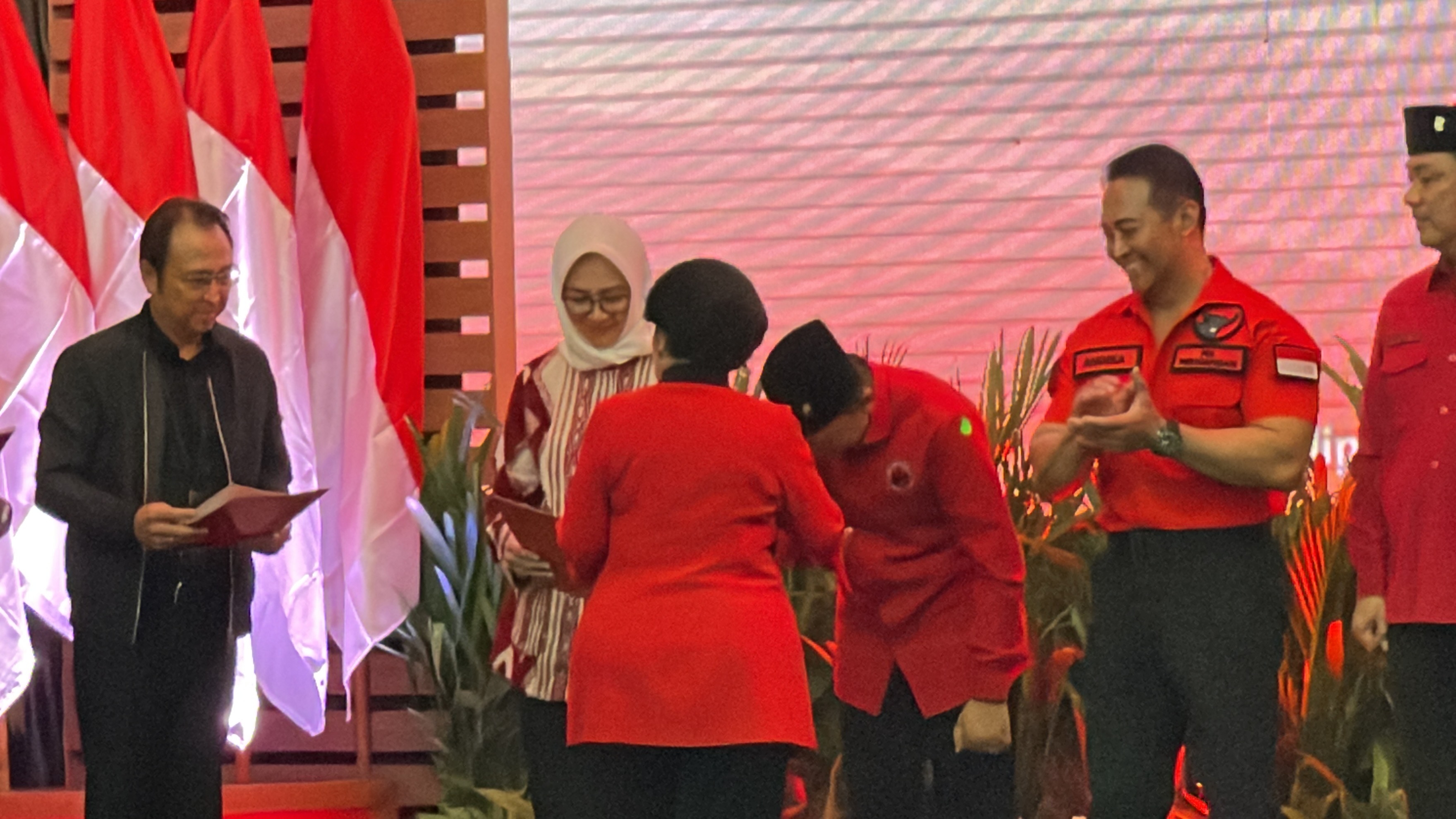 Megawati Tawari Airin Jadi Kader PDIP: Kalau Enggak Mau, Ya Jalur Independen