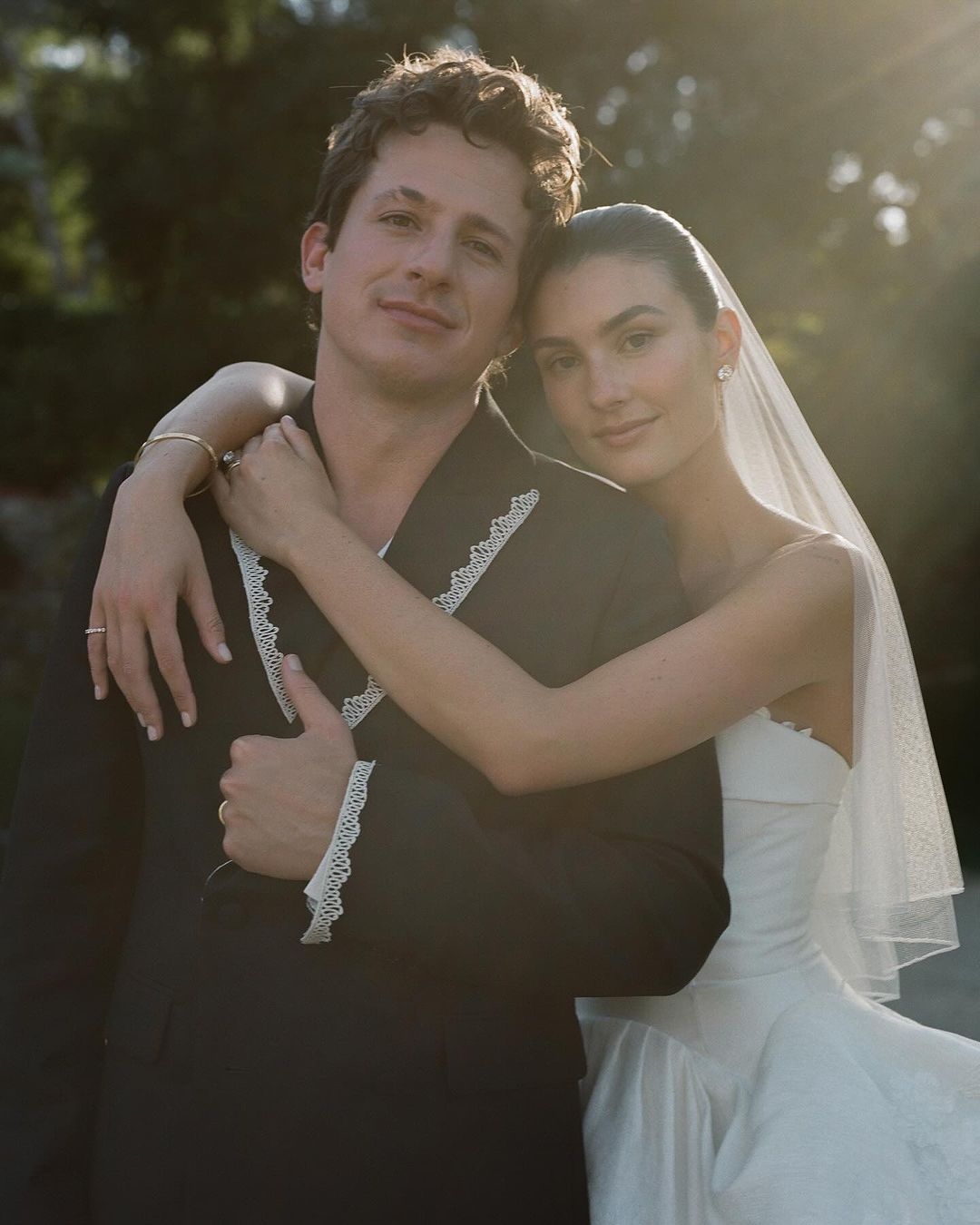Resmi Nikahi Brooke Sansone, Charlie Puth: I Love You Brook, I Always Have