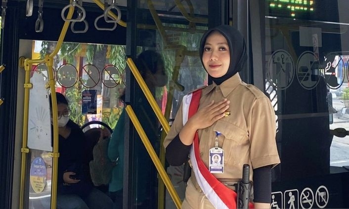 Pramusapa Transjakarta Tampil Beda di Hari Pahlawan