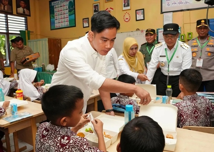 Wapres Tinjau Langsung Simulasi Makan Bergizi Gratis di Kabupaten Maros