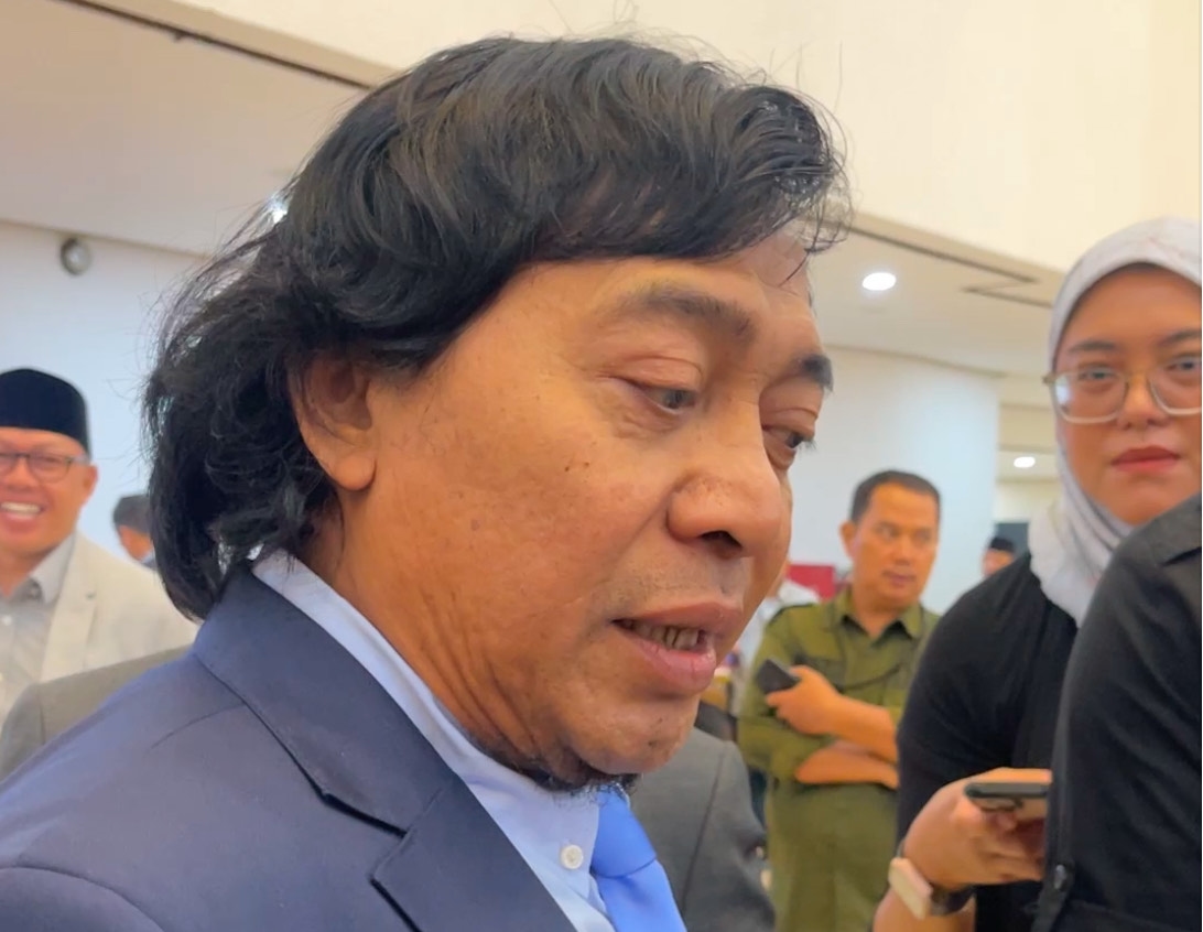 Kelakar Komeng Soal Pemagaran Laut: Harusnya Kerja Sama dengan Perusahaan Teralis