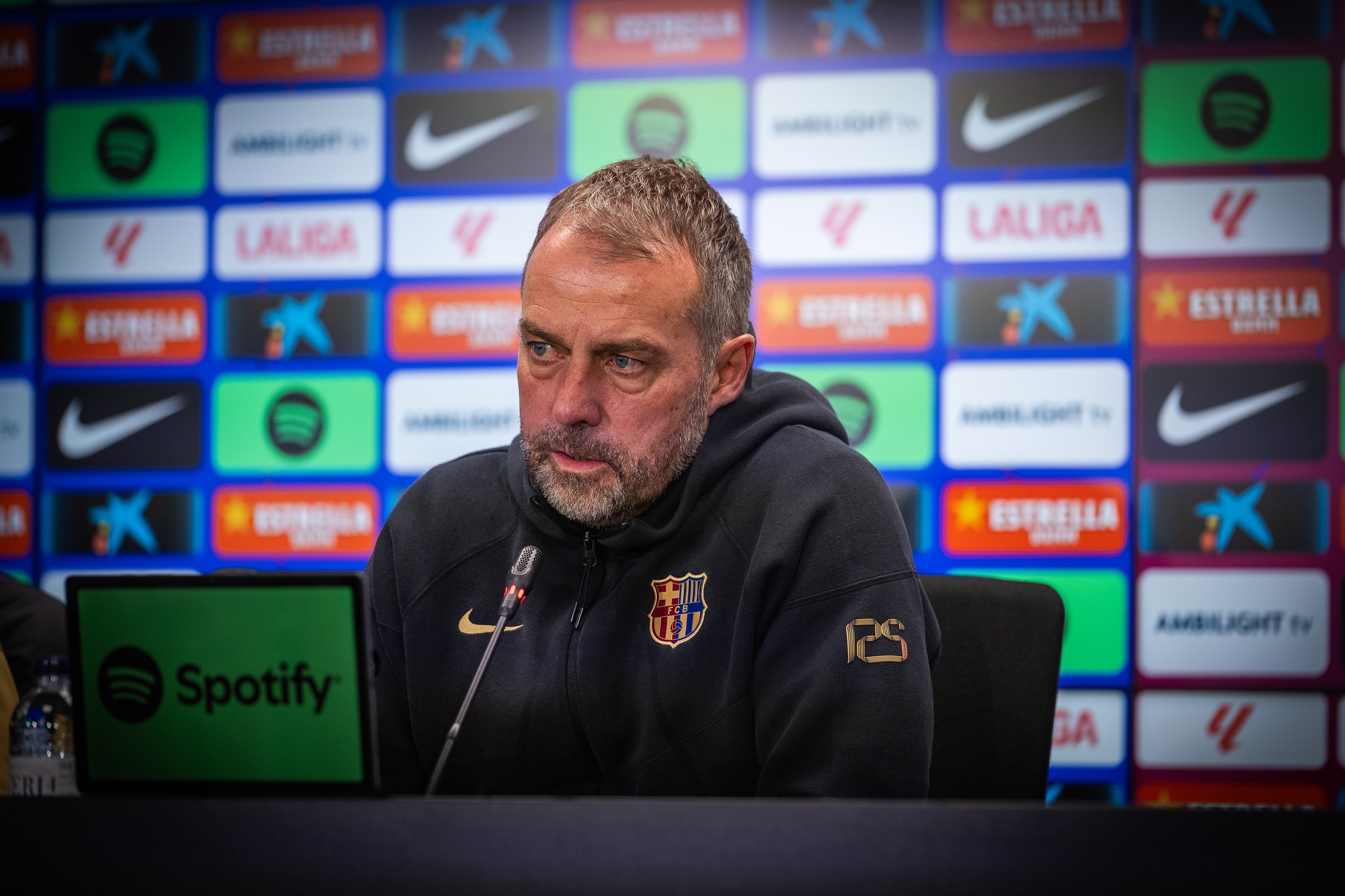 Jelang Barcelona Tandang ke Sevilla, Hansi Flick Tegaskan tak Buru-Buru Soal Perpanjangan Kontrak