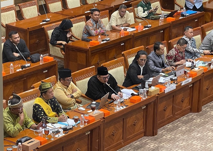 Warga Melayu Batam Adukan Penyerobotan Lahan Adat ke Komisi III DPR