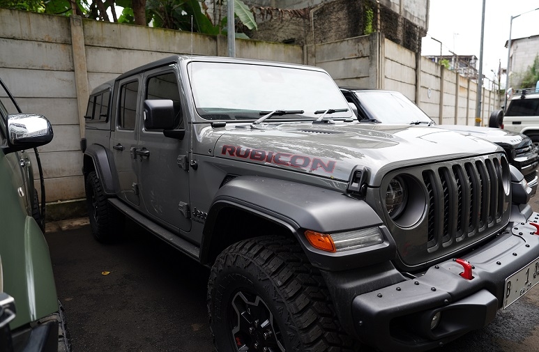 KPK Pindahkan 11 Mobil Sitaan dari Rumah Ketum PP Japto Soerjosoemarno ke Rupbasan