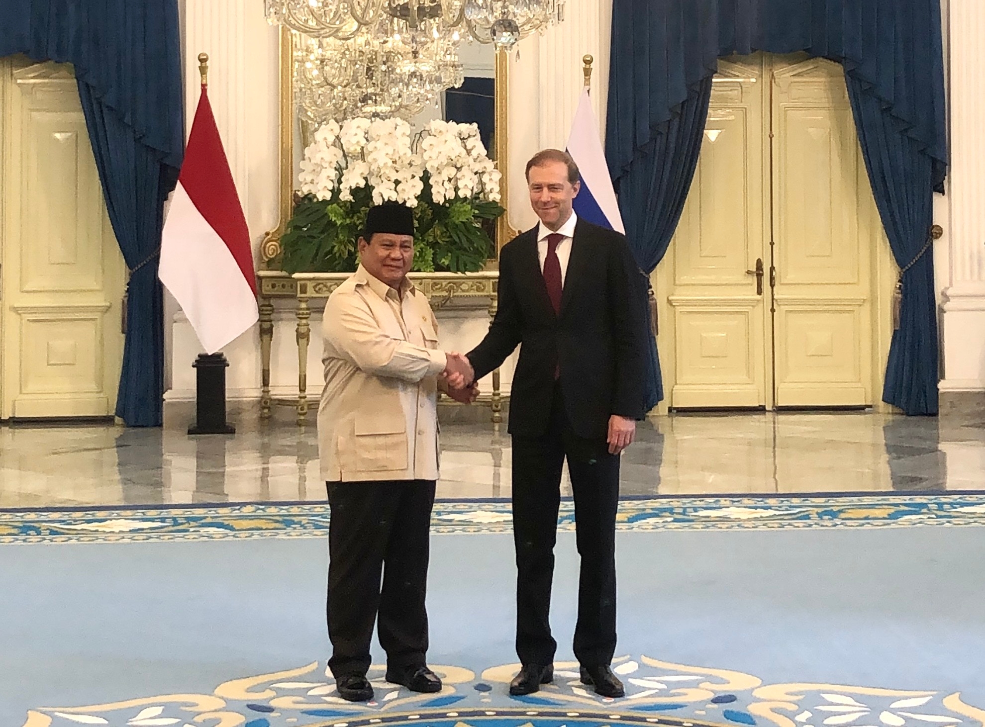 Ditemani Airlangga dan Mensesneg, Prabowo Gelar Pertemuan Tertutup dengan Wakil PM Rusia