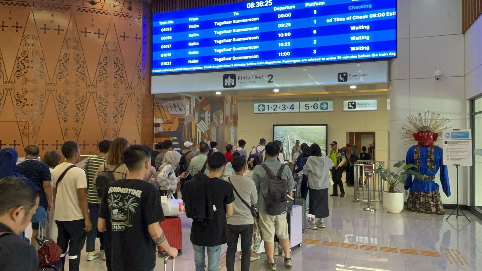 Libur Panjang, Jumlah Penumpang Whoosh Tembus 20 Ribu per Hari 