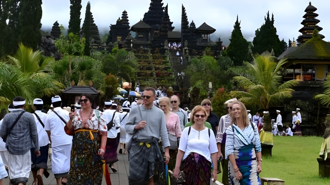 Kunjungan Wisman ke RI Naik 9,15%, Malaysia Penyumbang Terbanyak