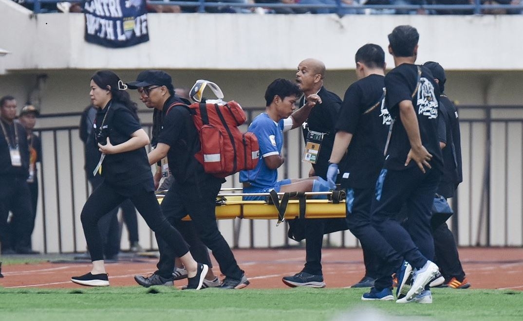 Bojan Hodak: Dua Tulang Rusuk Achmad Jufriyanto Patah, Kini Dia di Rumat Sakit