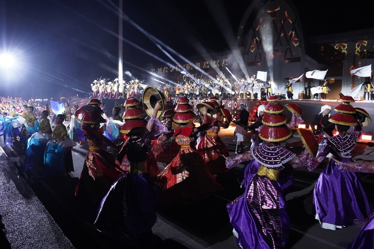 Jawa Barat Juara Umum FORNAS VIII, NTB Tampilkan Spirit Budaya dan Semangat Lintas Usia