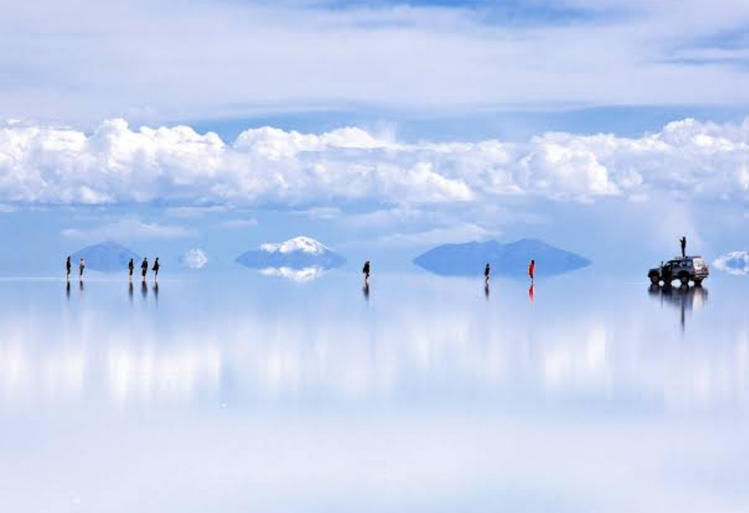 Dari Rinjani ke Bolivia: 5 Destinasi Anti-Mainstream yang Siap Memukau Matamu