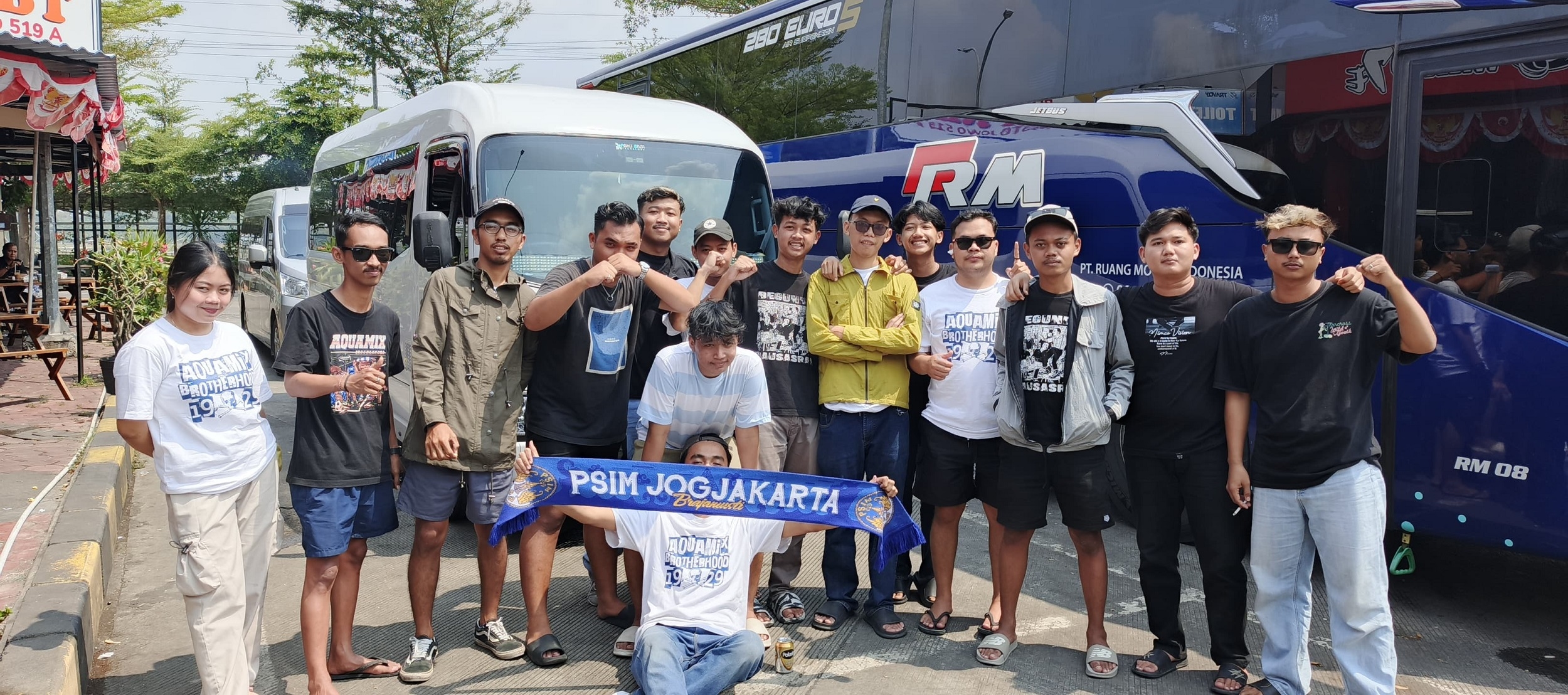 Persebaya vs PSIM: Meski Suporter Tandang Dilarang, Brajamusti ke Surabaya Silaturrahmi dengan Bonek