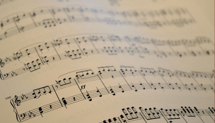 Makna Lagu How Can I Tell Her Lobo: Lirik, Terjemahan, dan Kisah Cinta yang Bikin Baper