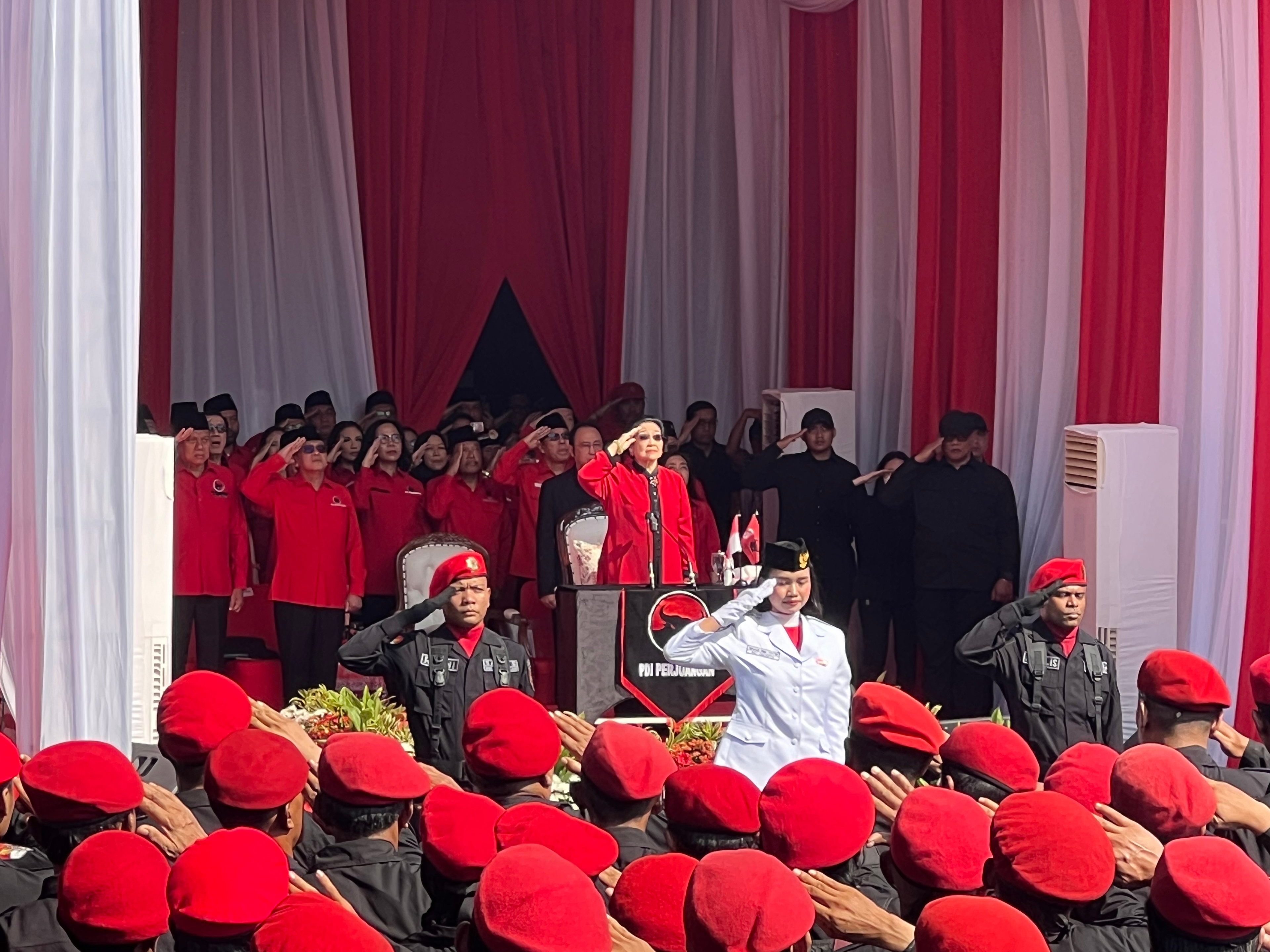 Megawati Absen di Istana Merdeka, Hasto Pastikan Hubungan dengan Prabowo Tetap Hangat