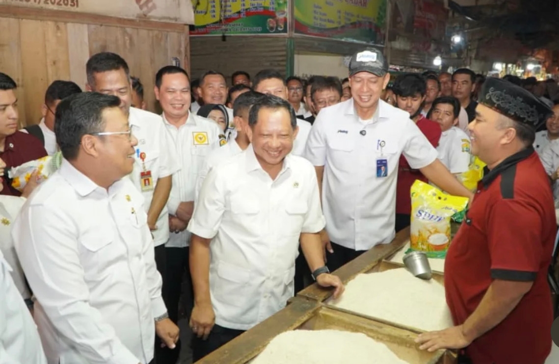 Mendagri Tinjau Langsung Penyaluran Beras SPHP di Banten, Harga Terpantau Stabil