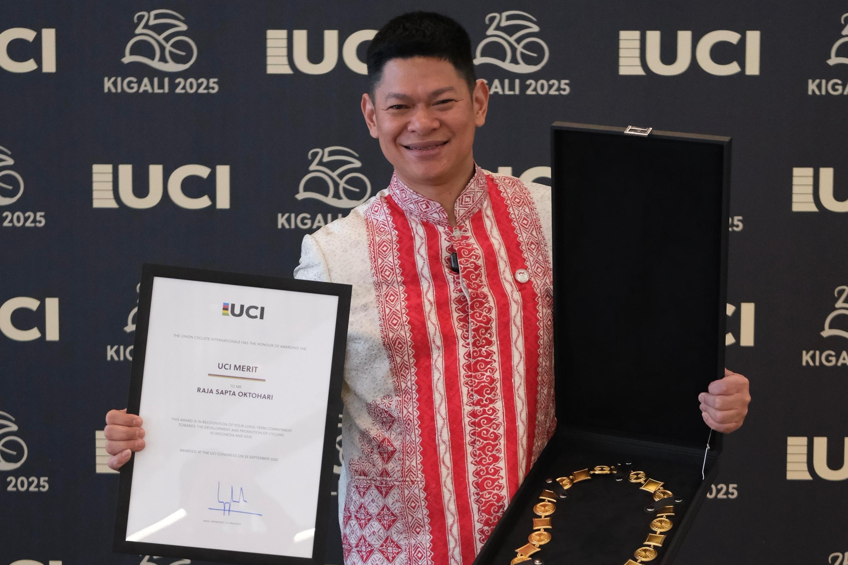 Raja Sapta Oktohari Jadi Orang Indonesia Pertama yang Raih UCI Merit Award