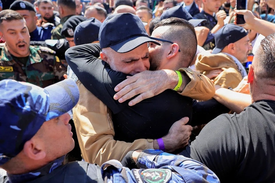 Ribuan Warga Palestina Sambut Gembira Pembebasan Tahanan di Gaza dan Tepi Barat