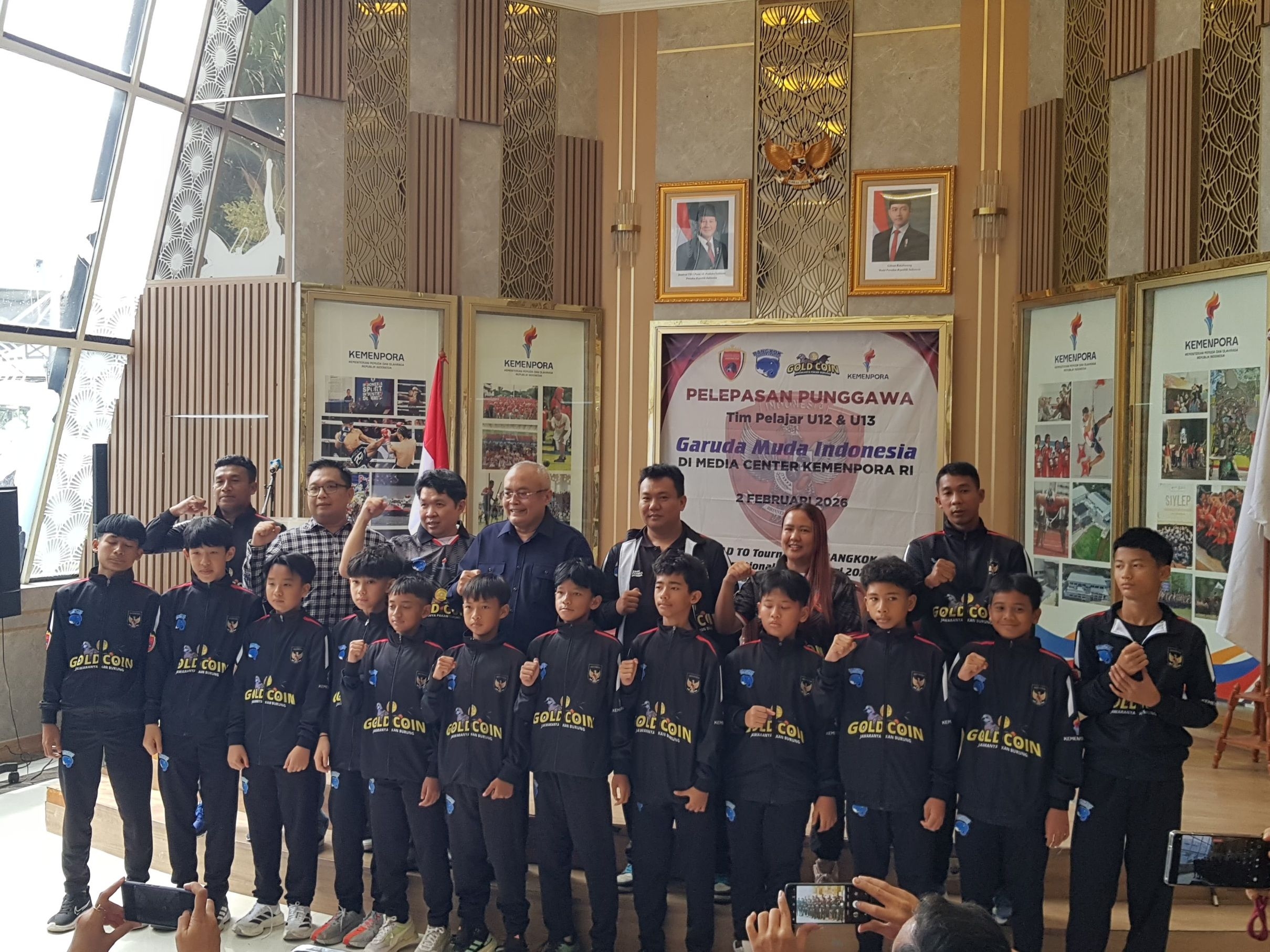 Kemenpora Lepas Garuda Muda U-12 dan U-13 ke Bangkok untuk Pengalaman Internasional
