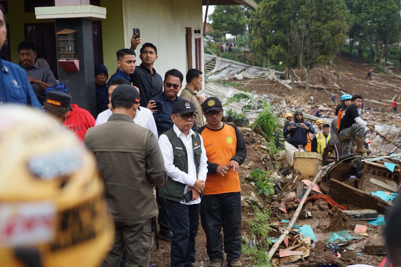 Operasi SAR Longsor Bandung Barat 24 Jam Non-Stop, Keselamatan Warga Jadi Prioritas