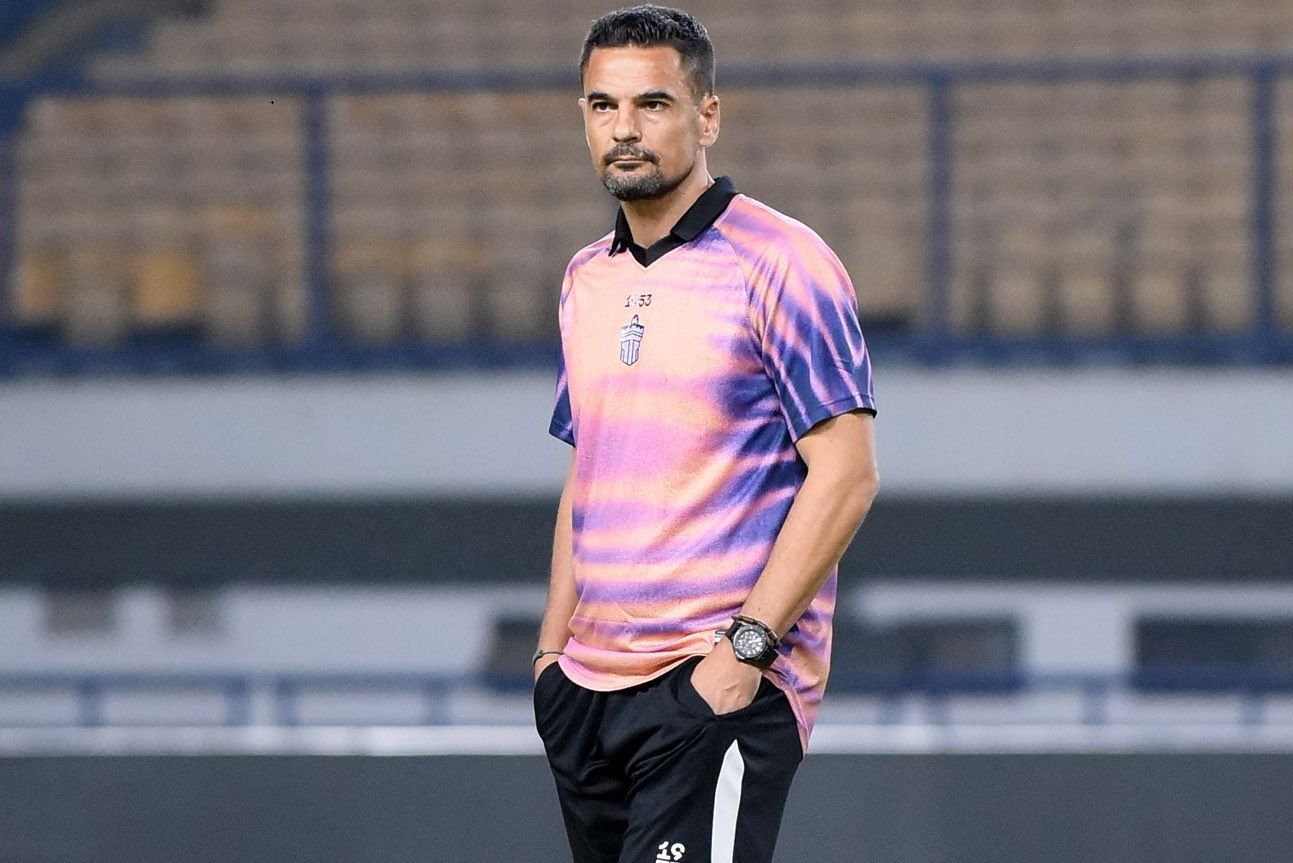 Persib vs Persita: Carlos Pena Sayangkan Pendekar Cisadane Kalah, Nilai Layak Dapat 1 Poin