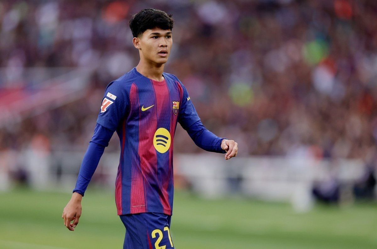 Dro Fernandez Dikabarkan Pilih Hengkang dari Barcelona, Digoda Luis Enrique?