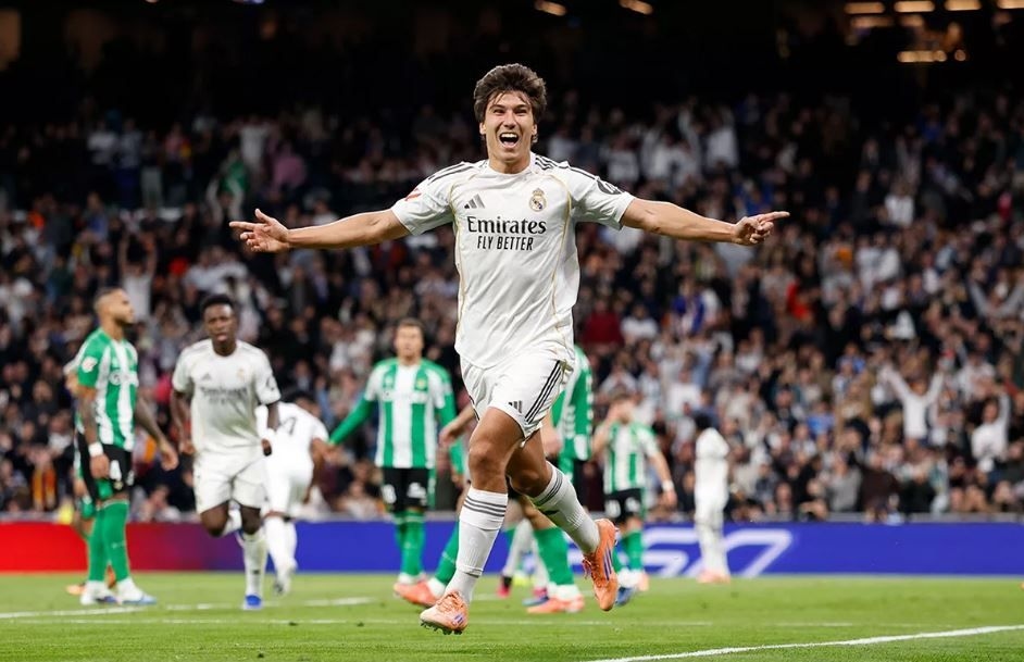 Real Madrid vs Real Betis: Gonzalo Garcia Hattrick, Los Blancos Kembali Dekati Barcelona 