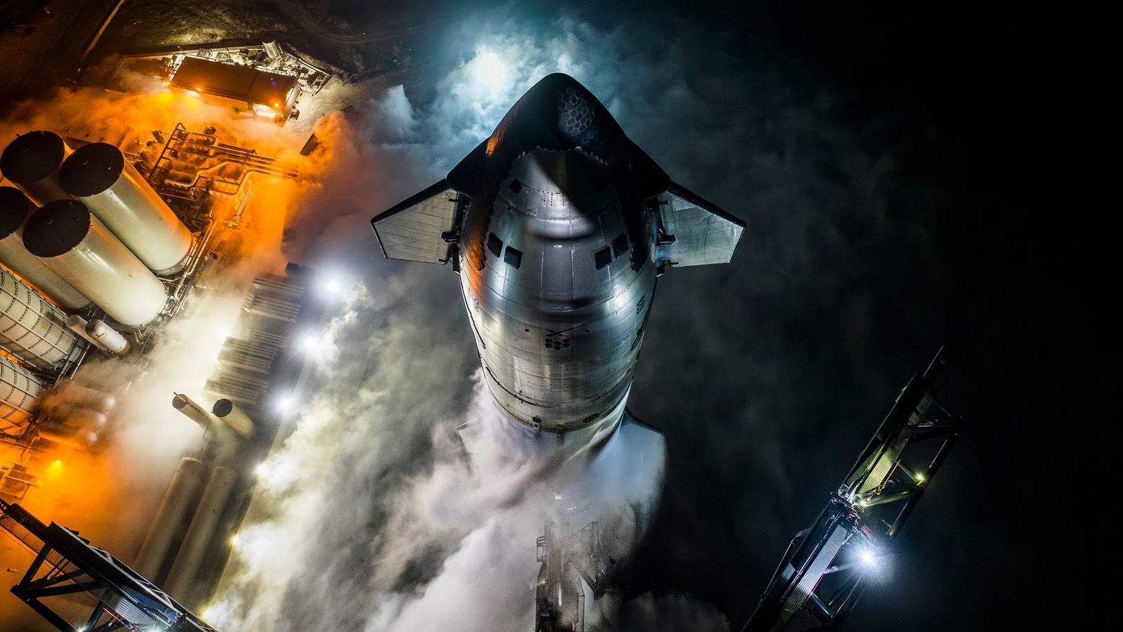 Starlink Elon Musk Akan Turunkan Orbit Satelit Mulai 2026