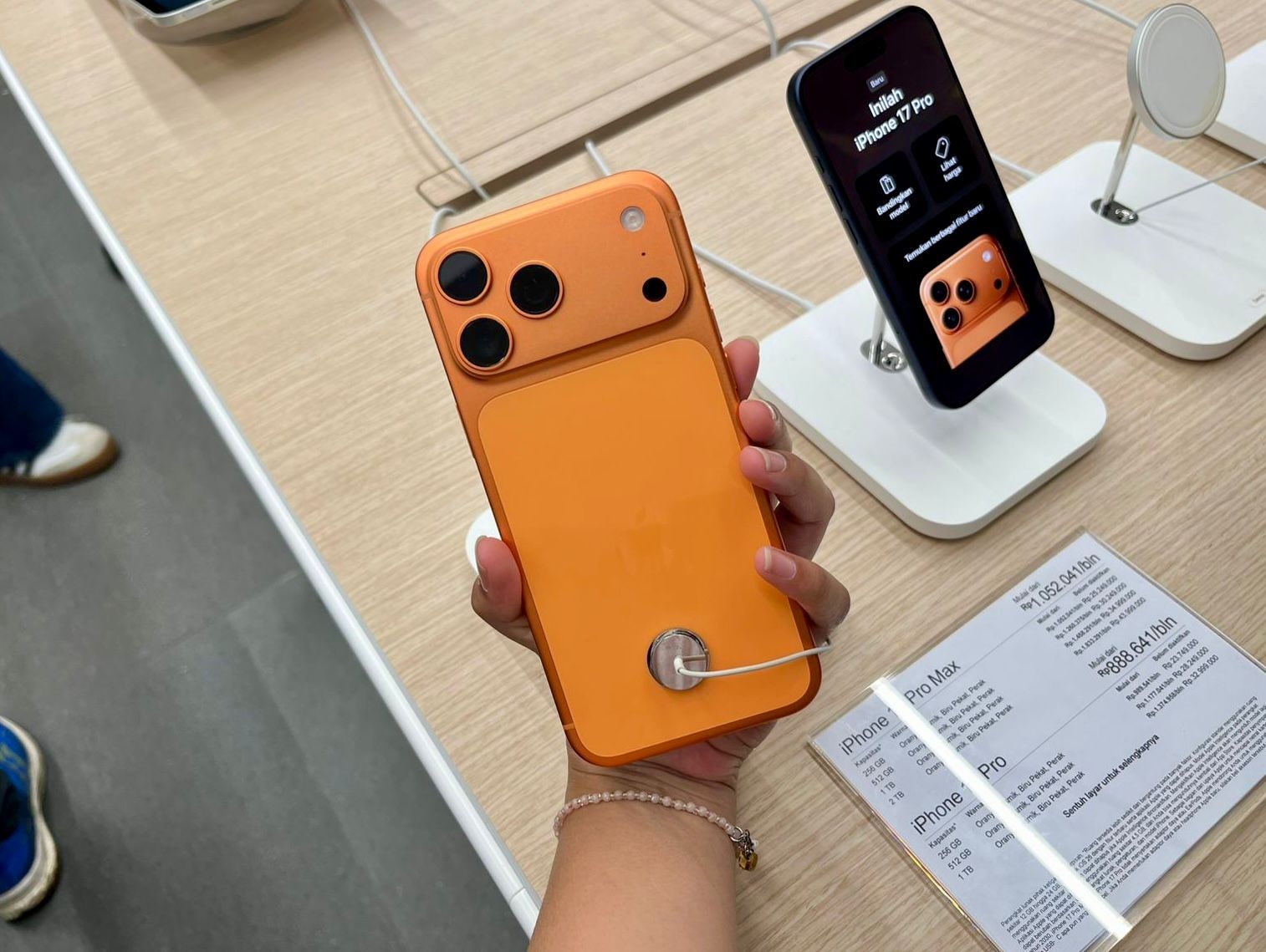 Layar iPhone 18 Pro Bakal Lebih Terang dan Imersif, Dynamic Island Jadi Lebih Kecil