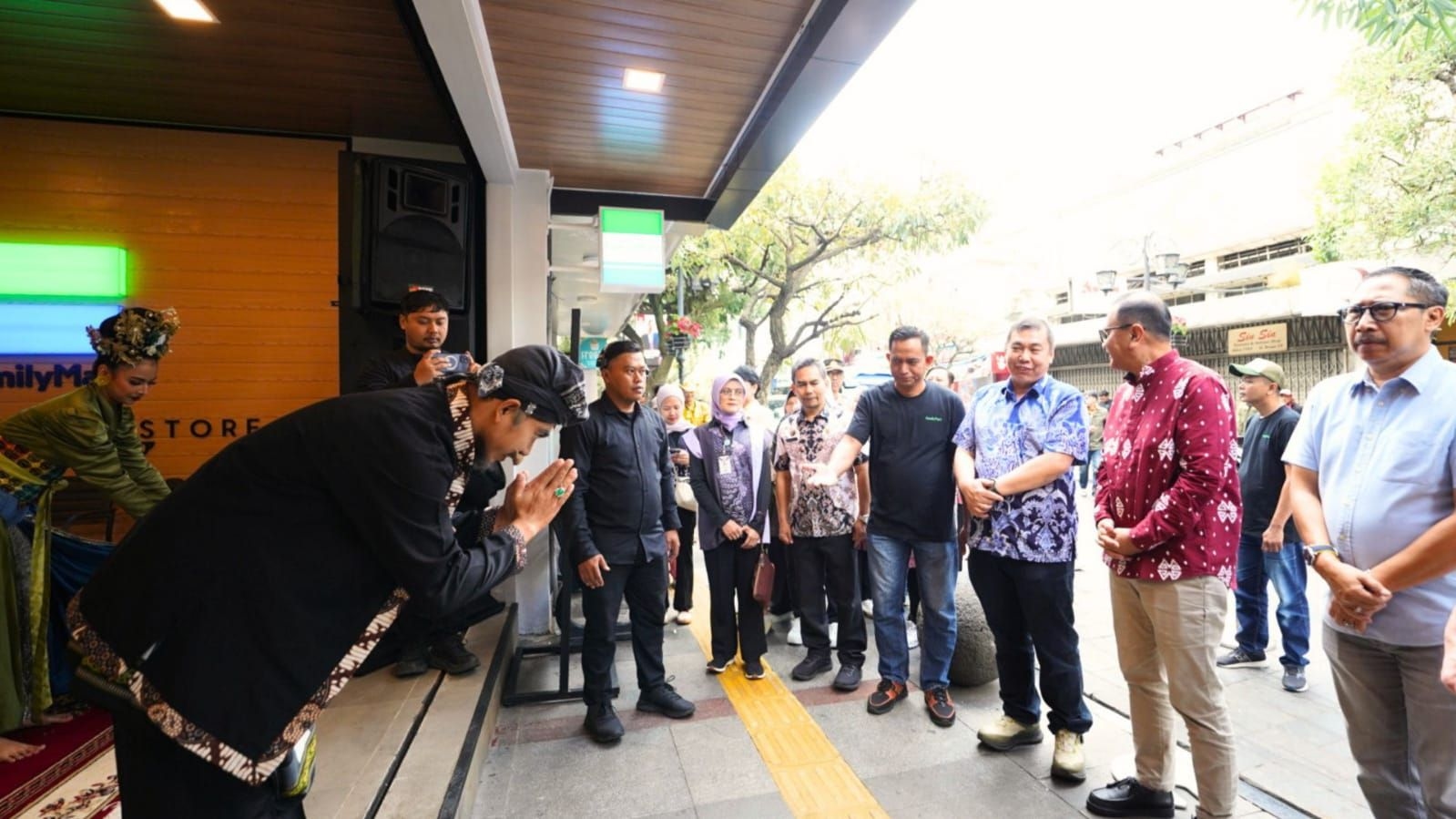 FamilyMart Resmi Masuk Bandung, Buka 7 Gerai Sekaligus Awal 2026