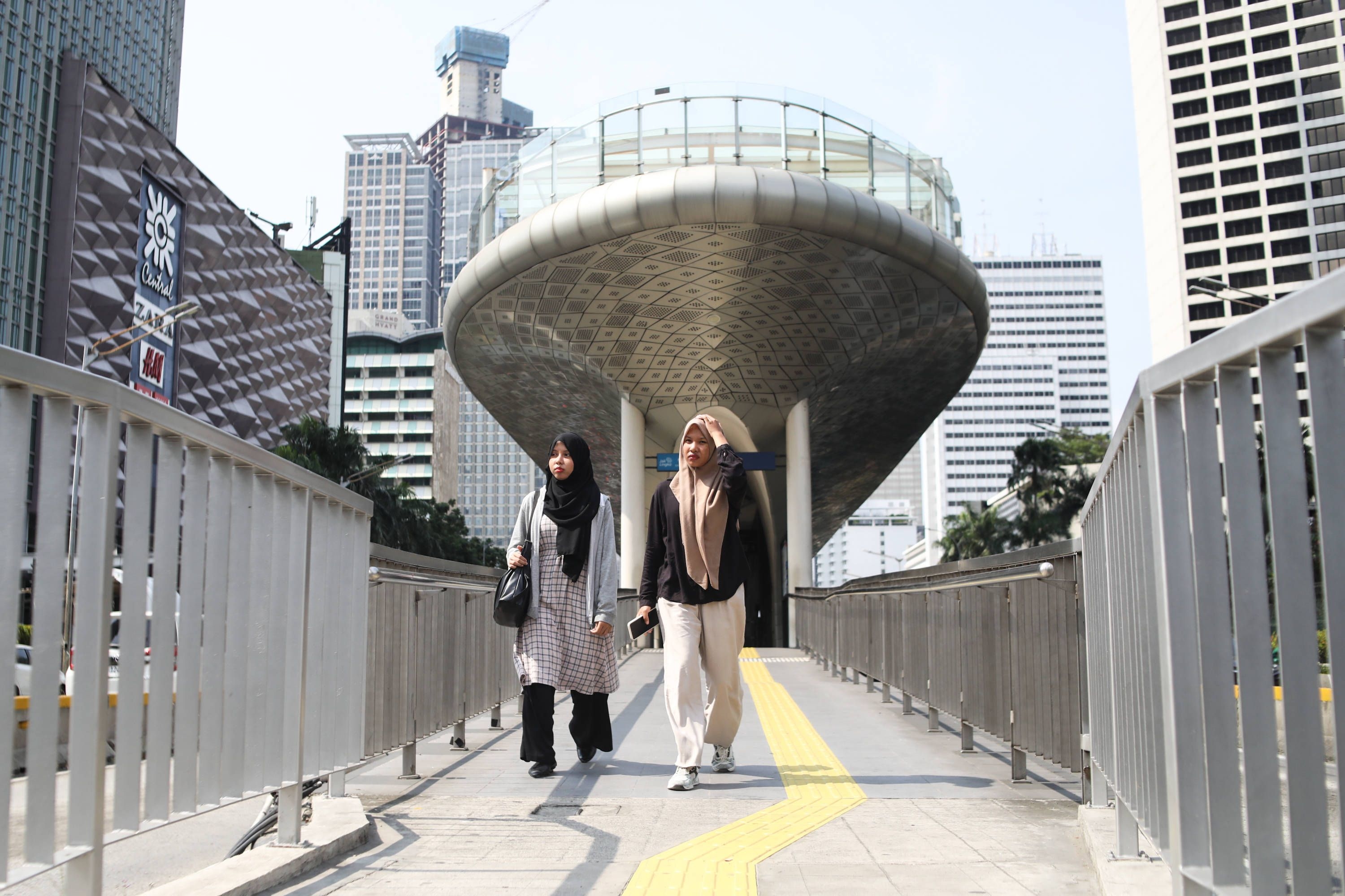 Kenapa Matahari Bisa Terasa Sangat Terik? 