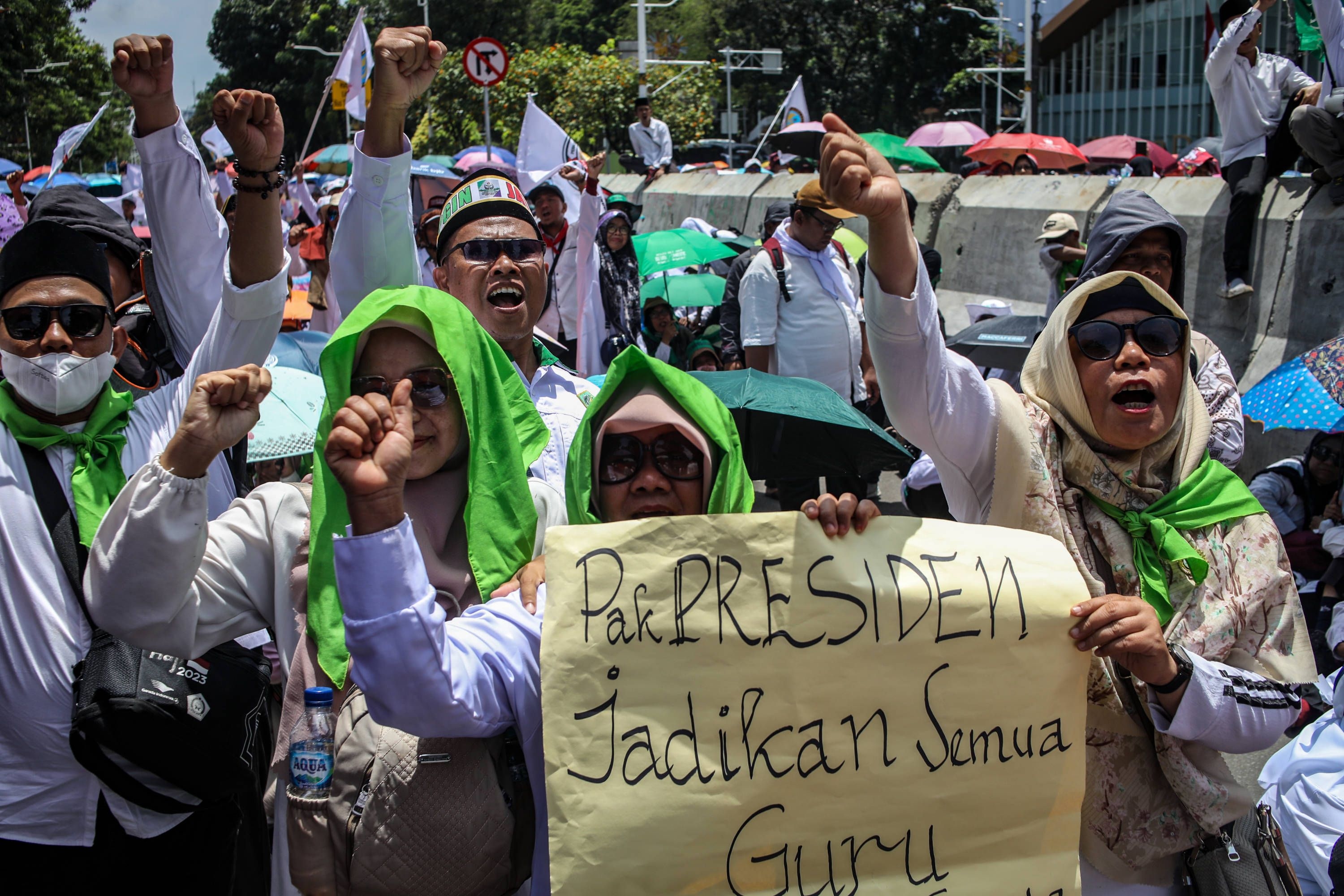 Pemerintah Harus Tingkatkan Kesejahteraan Guru Honorer demi Keadilan Sosial