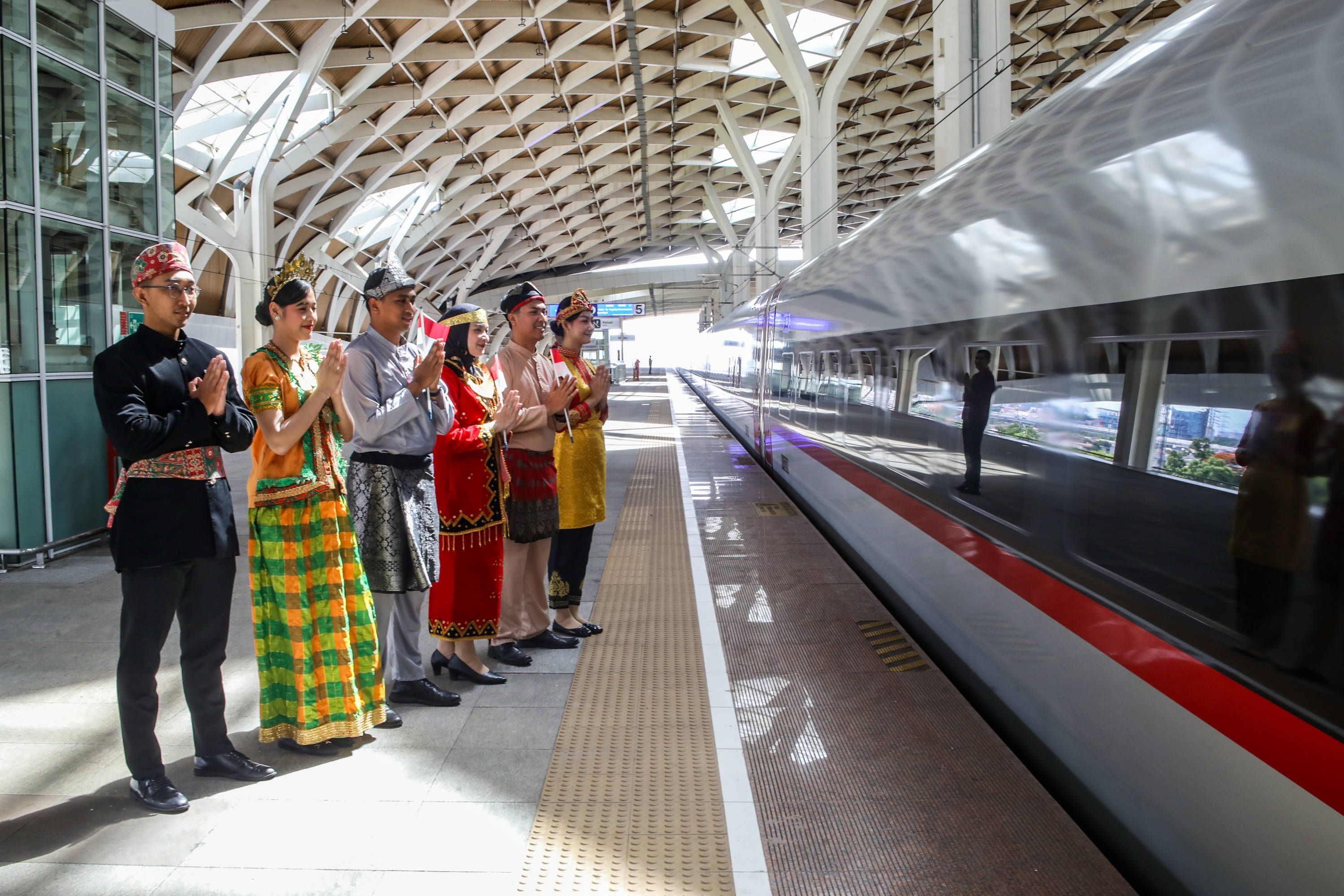 Ada Pemindahan Kabel SUTT, KCIC Sesuaikan Jadwal Whoosh 19 Februari–12 Maret 2026