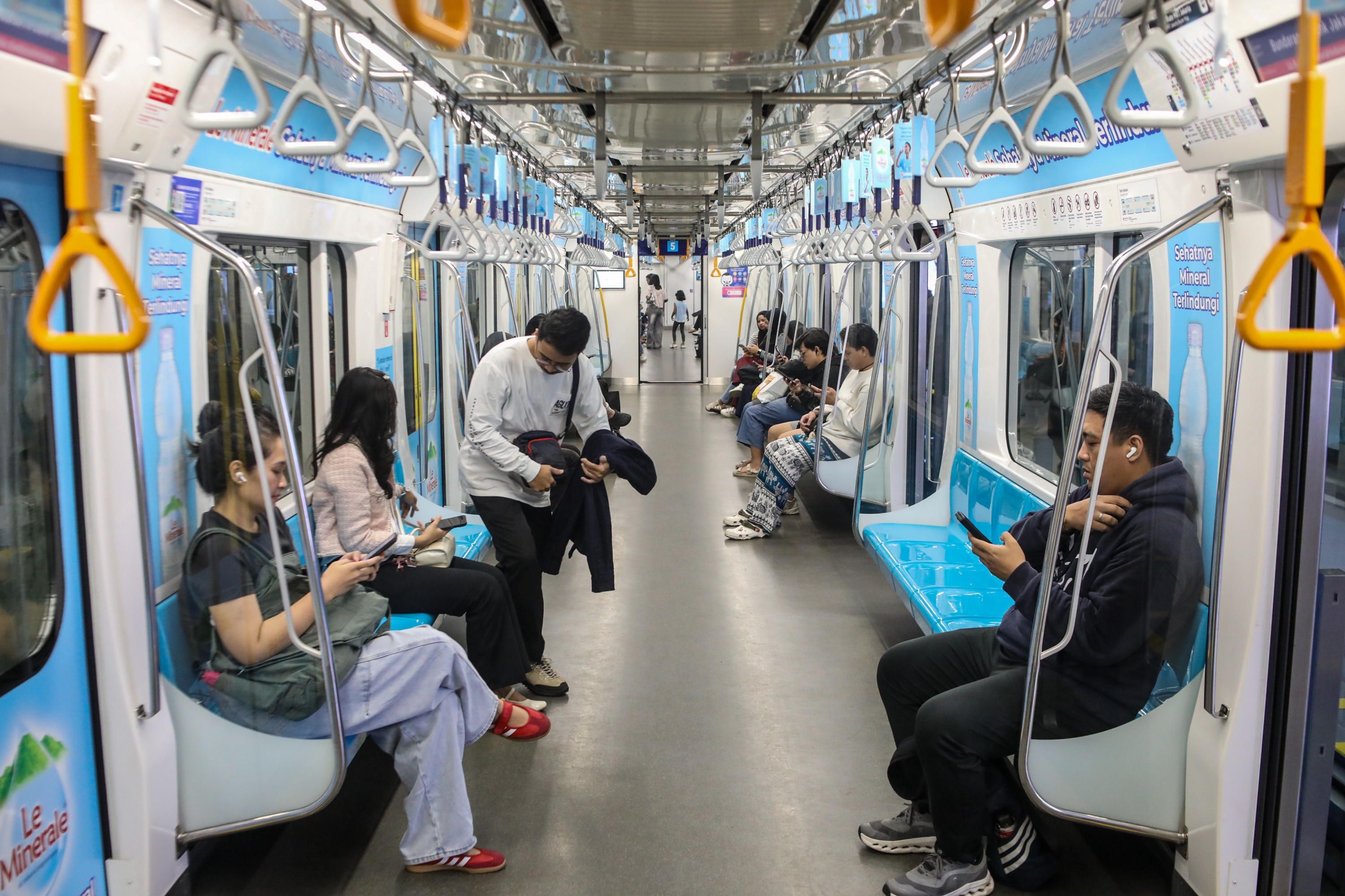 MRT Jakarta Izinkan Buka Puasa di Kereta Saat Ramadan 1447 H, Ini Aturan Lengkapnya!