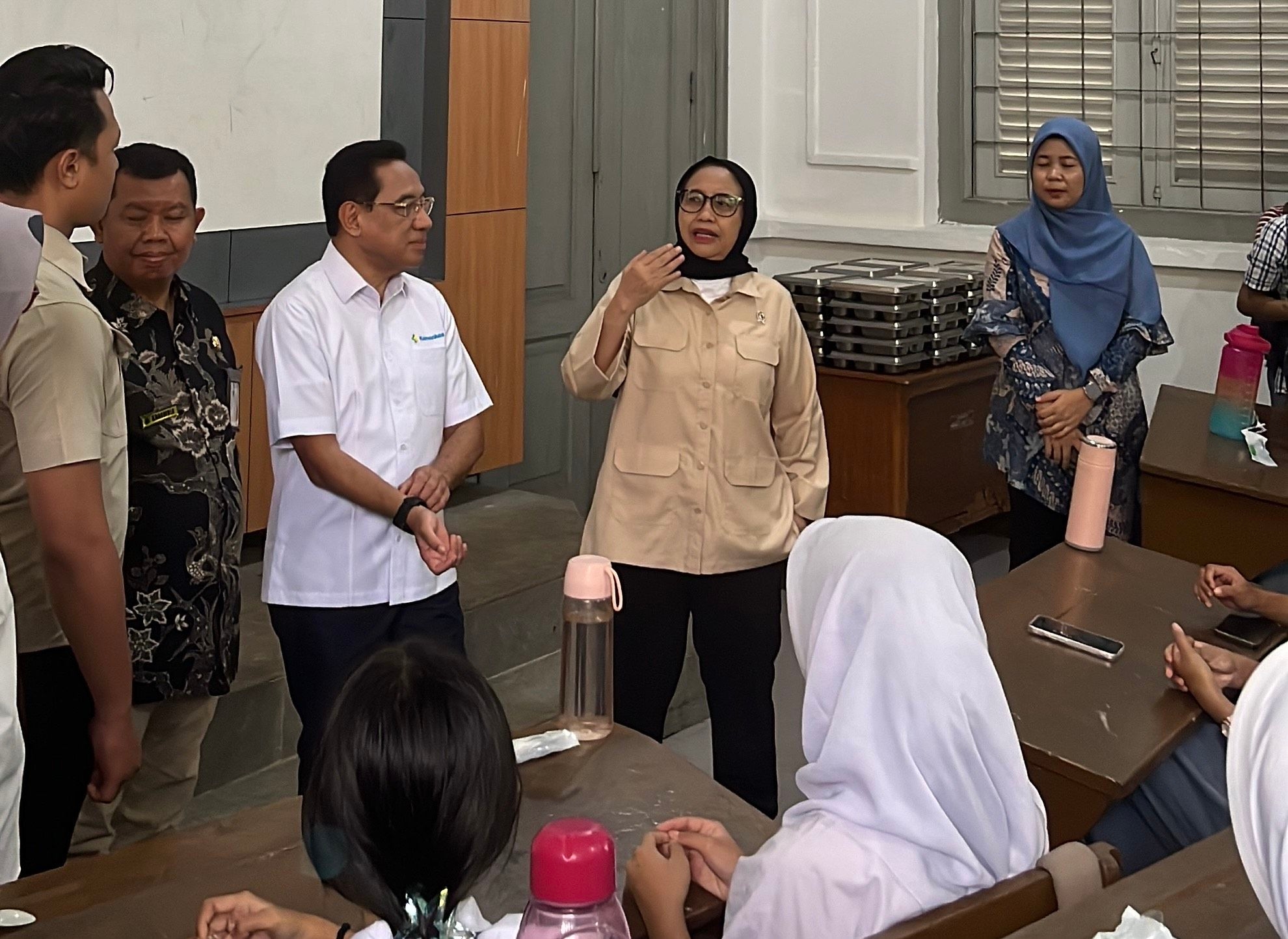 Tinjau Hari Pertama Program MBG di 2026, Wakil Kepala BGN Kaget Guru Tidak Dapat Jatah