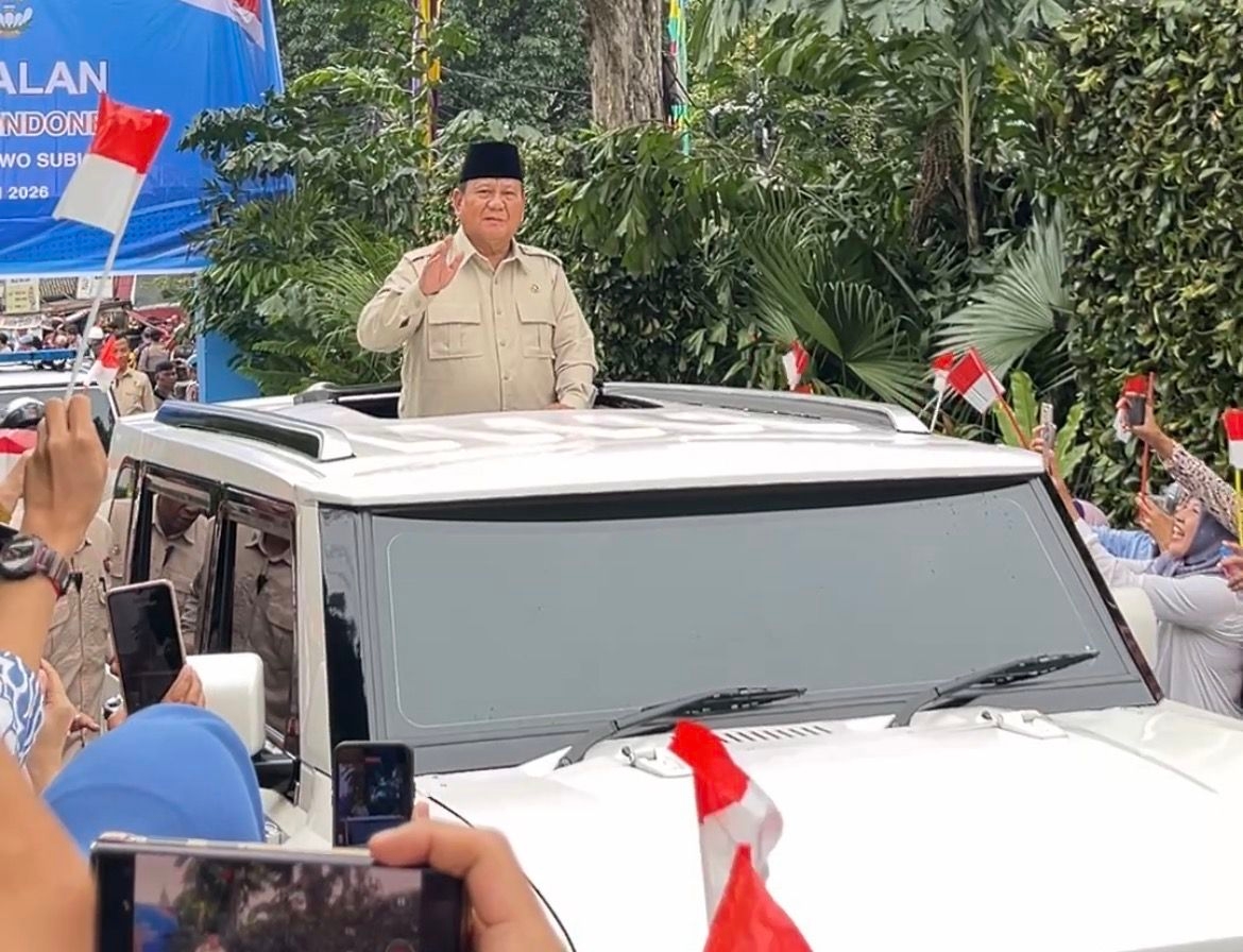 Ibu-ibu Palmerah Antusias Sambut Prabowo, Dukung Penuh SPPG Polri