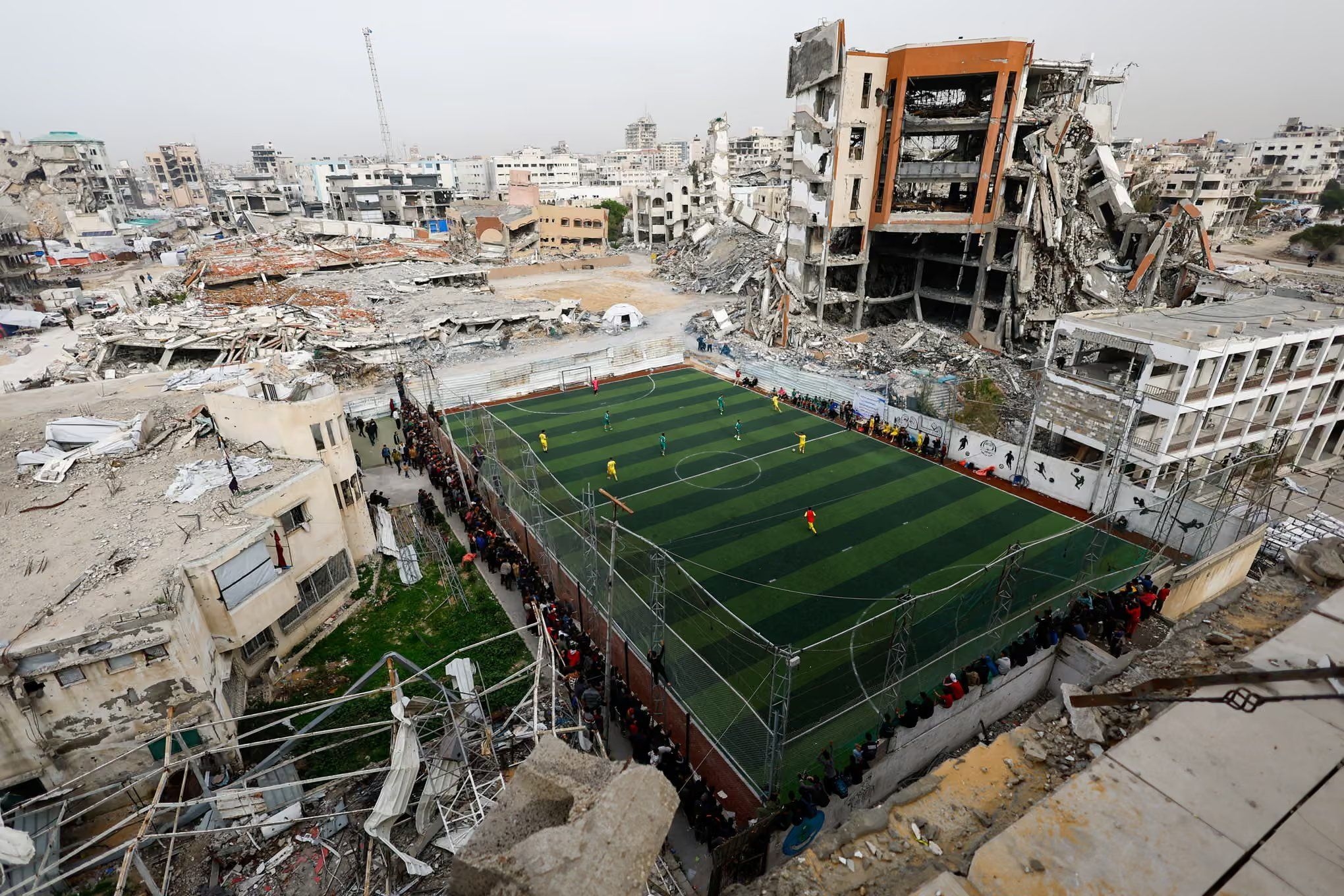 Pertandingan Sepakbola Akhirnya Digelar Lagi di Reruntuhan Gaza setelah 2,5 Tahun Perang