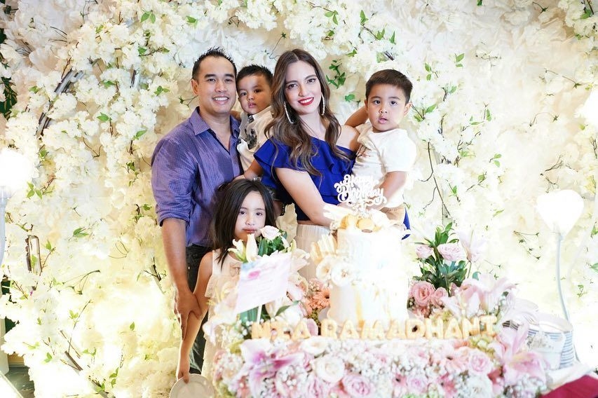 Kabar Nia Ramadhani Gugat Cerai Ardi Bakrie Hoaks, Manajer Buka Suara 