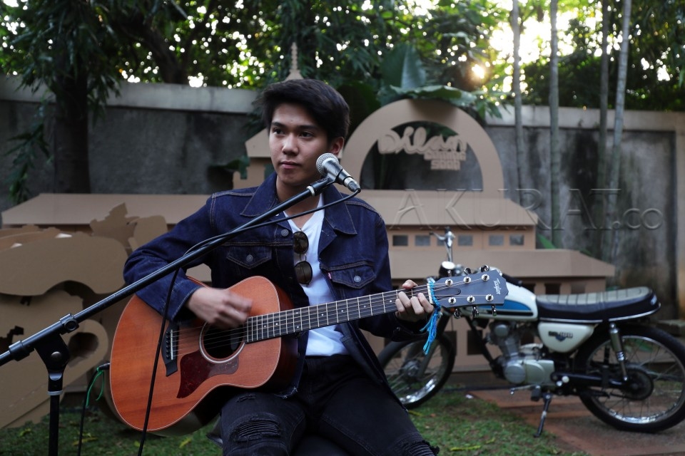 Ambil Proyek Film Dilan, Iqbaal CJR Terserang Tifus