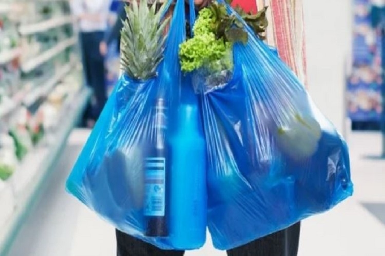 Sebab-Musabab Harga Plastik di Indonesia Naik Imbas Perang Iran