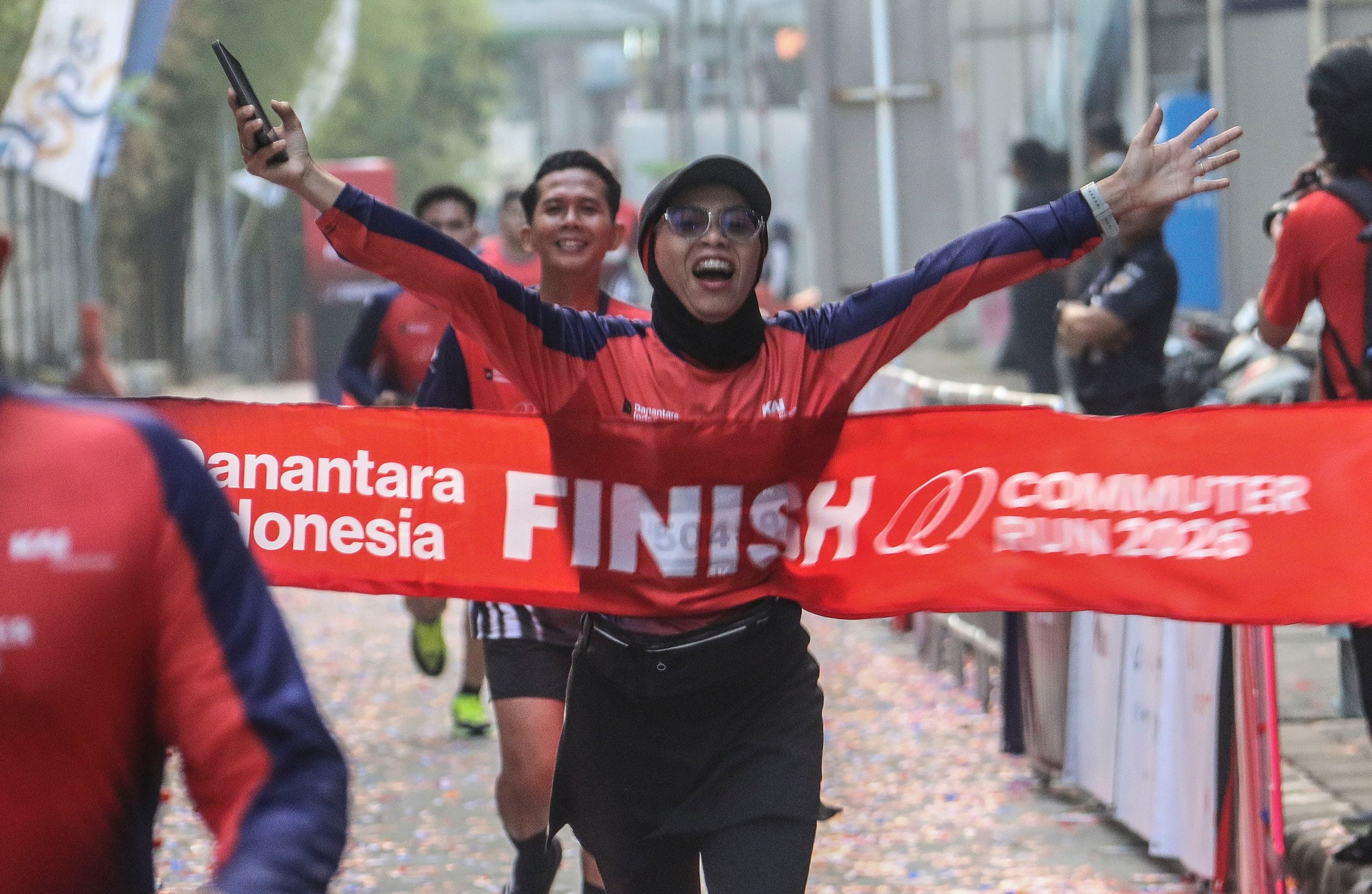 2.500 pelari mengikuti Commuter Run dalam rangkaian kegiatan HUT KAI Commuter ke-18 bertema “Run Your Purpose” di Stasiun Sudirman baru/BNI City, Jakarta, Minggu (4/10/2026). AKURAT.CO/Sopian