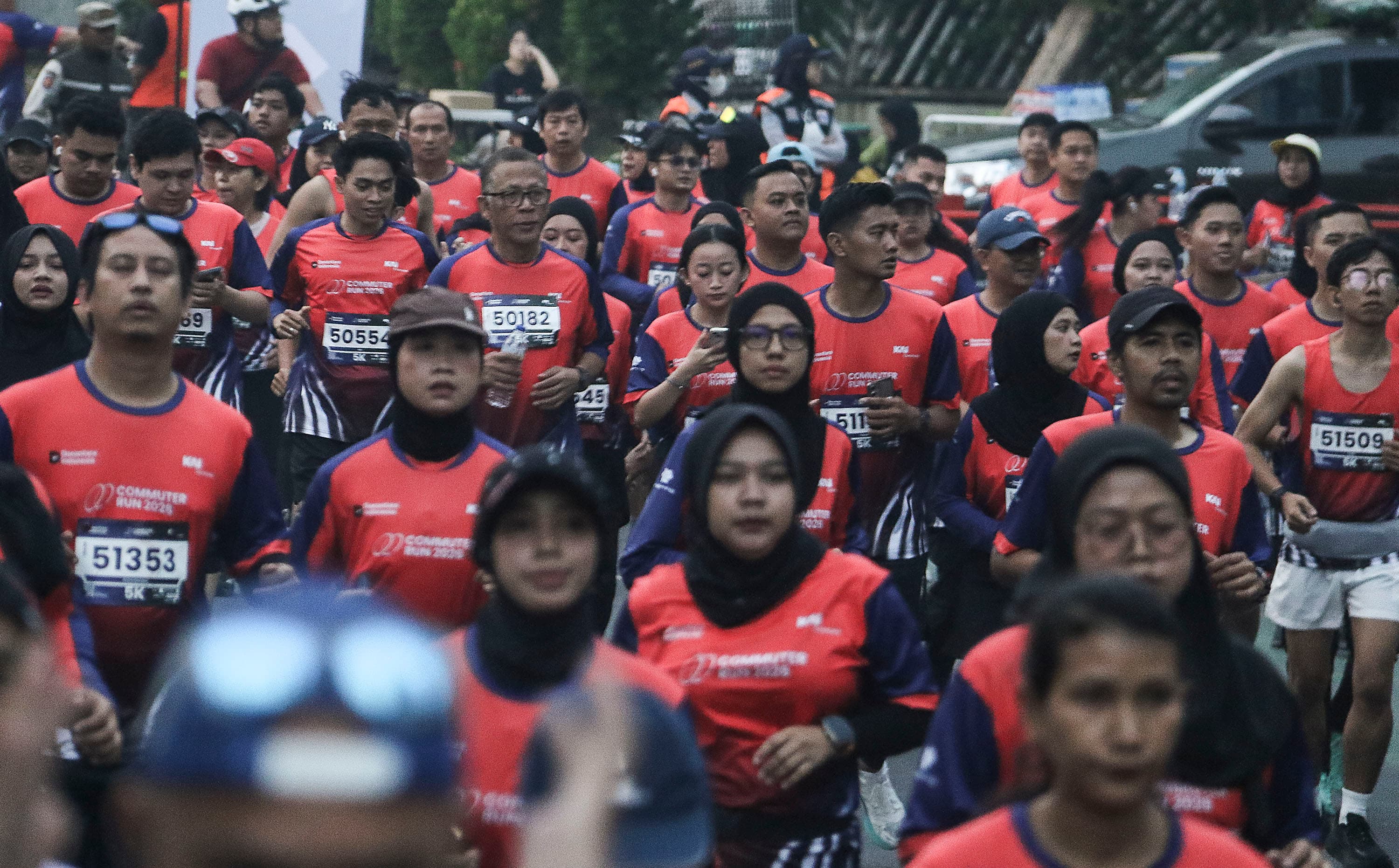 2.500 pelari mengikuti Commuter Run dalam rangkaian kegiatan HUT KAI Commuter ke-18 bertema “Run Your Purpose” di Stasiun Sudirman baru/BNI City, Jakarta, Minggu (4/10/2026). AKURAT.CO/Sopian