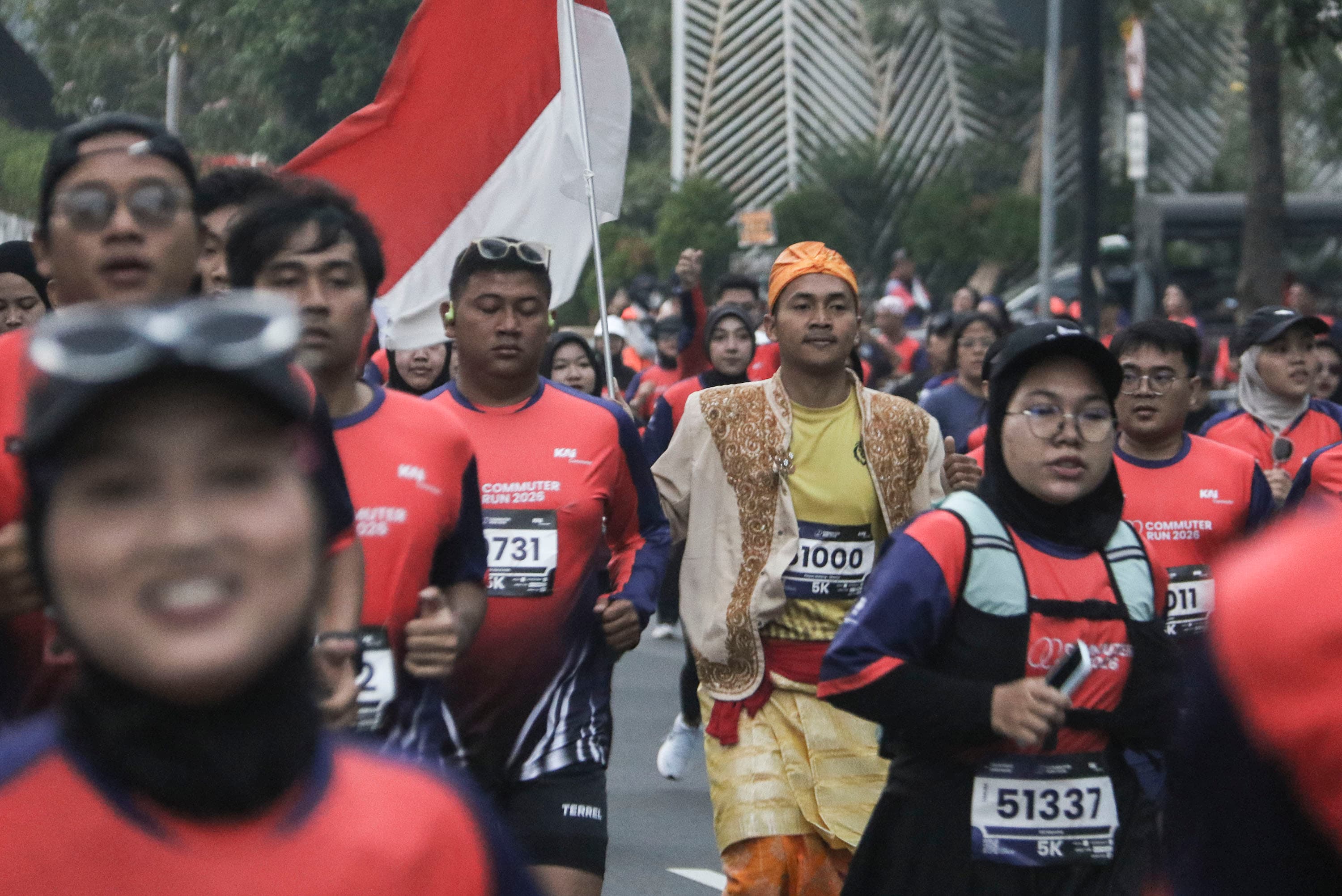 2.500 pelari mengikuti Commuter Run dalam rangkaian kegiatan HUT KAI Commuter ke-18 bertema “Run Your Purpose” di Stasiun Sudirman baru/BNI City, Jakarta, Minggu (4/10/2026). AKURAT.CO/Sopian