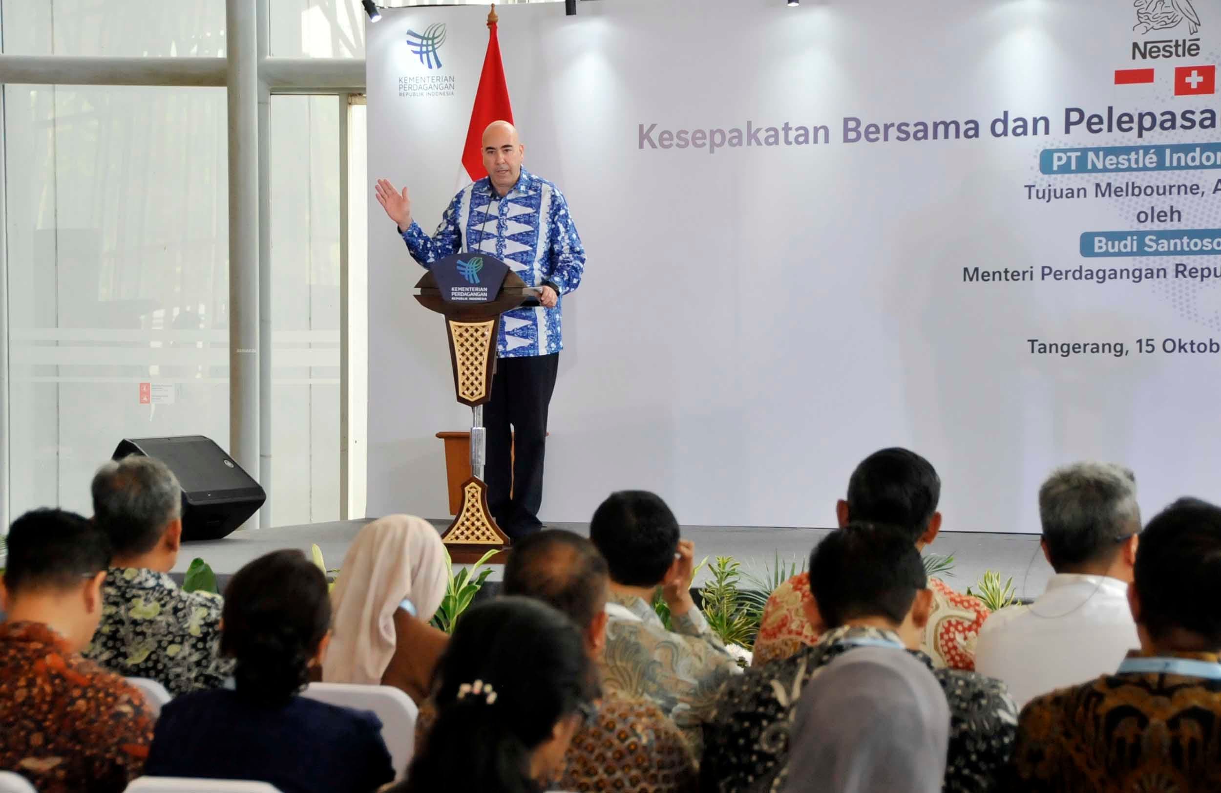 Penandatanganan Nota Kesepahaman ekspor produk kopi siap minum (ready-to-drink atau RTD) PT Nestlé Indonesia ke Australia dalam rangkaian Trade Expo Indonesia (TEI) di Indonesia Convention Exhibition (ICE) BSD, Tangerang, Banten, Kamis (15/10/2026).AKURAT.CO/Sopian