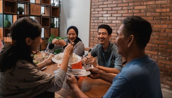 Apa Itu Bukber dalam Bahasa Gaul? Pengertian, Asal-usul, dan Maknanya