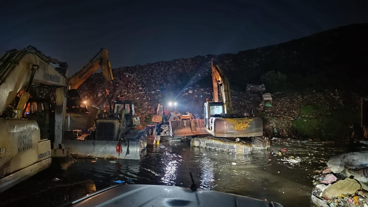 DLH Jakarta Minta Pengiriman Sampah ke TPST Bantar Gebang Ditunda