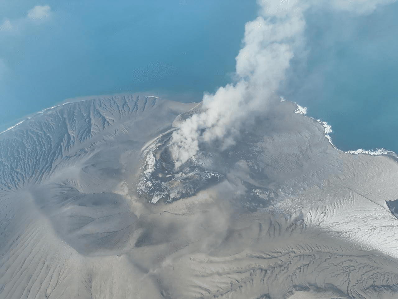 Aktivitas Vulkanik Menurun, Warga Sekitar Gunung Anak Krakatau Diimbau Tetap Waspada