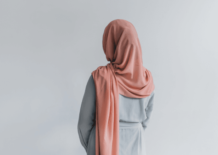 Kontroversi Model Hijab Cepol, Apakah Menyerupai Punuk Unta Yang Hukumnya Haram?