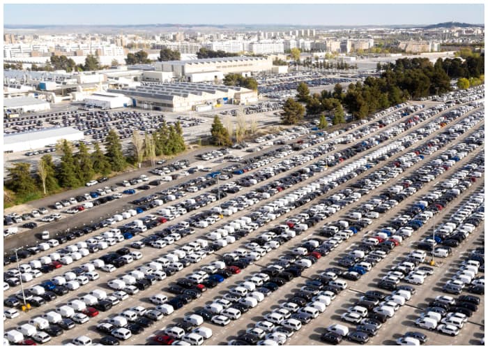 Kenapa Banyak Bangkai Mobil Mewah Di Dubai?